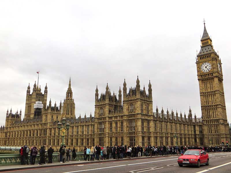 ÇİNİ GÜNLERİ - LONDRA